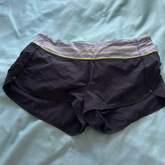 Lululemon speed shorts 2.5” size 6 - Picture 1 of 6